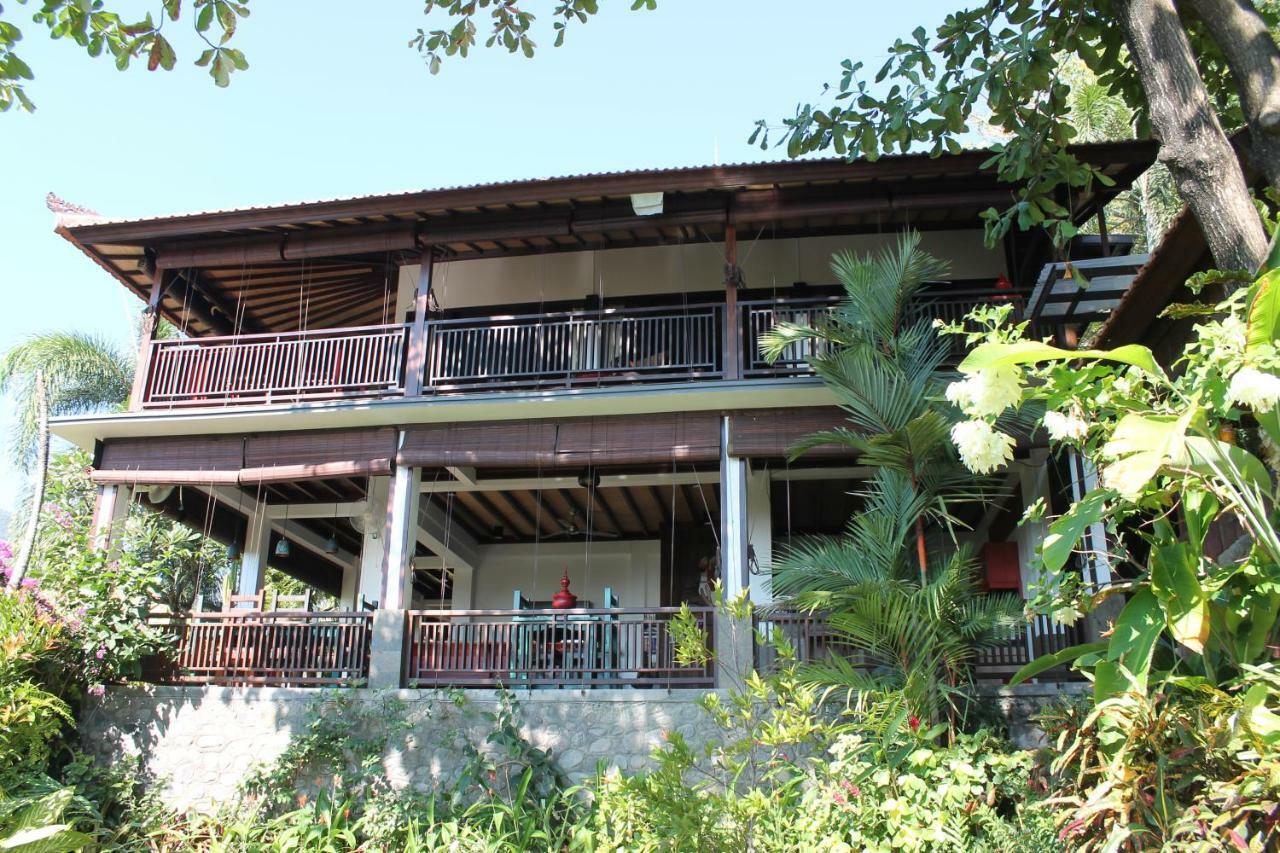 Villa Bukit Malas 아메드 외부 사진