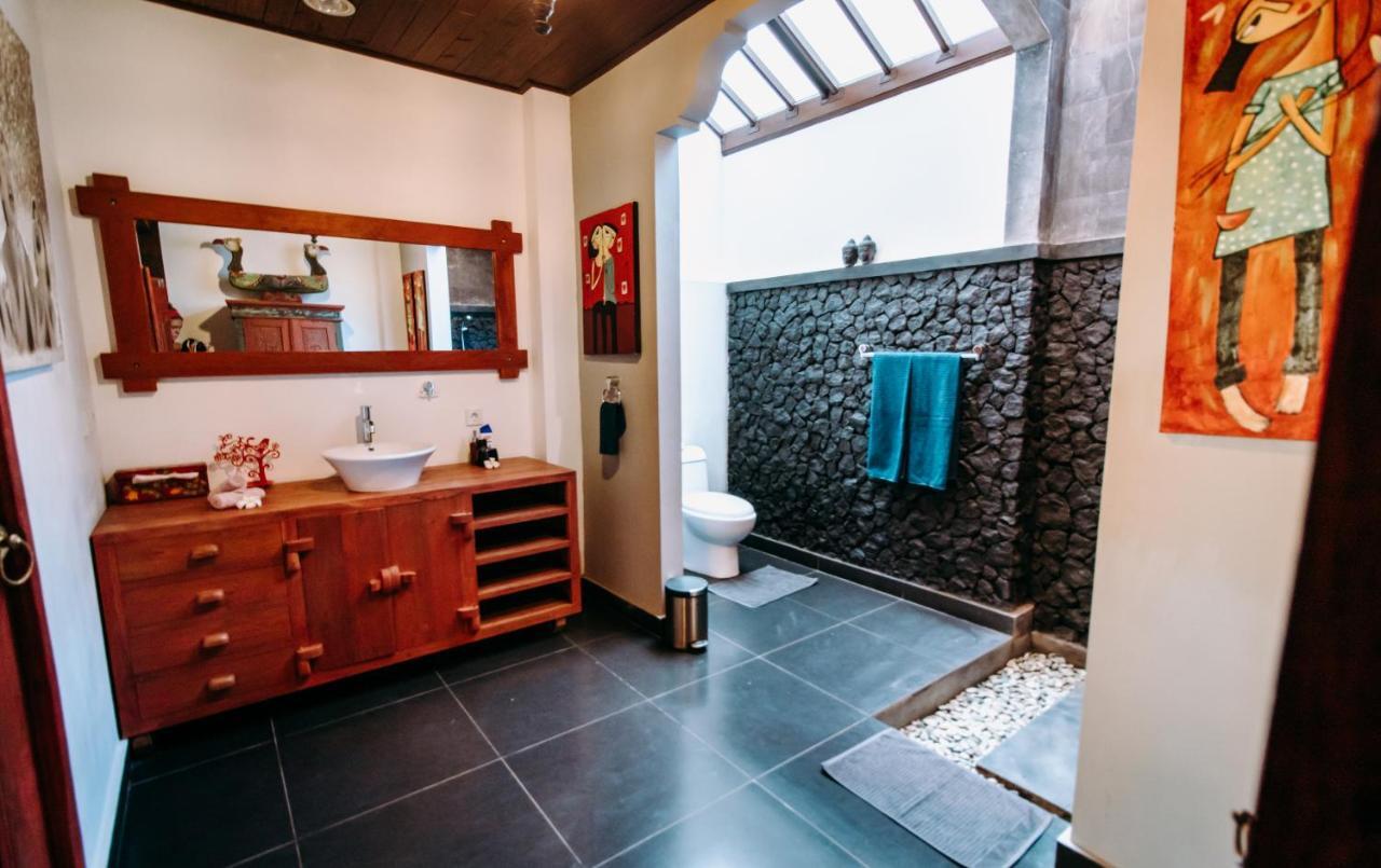 Villa Bukit Malas 아메드 외부 사진